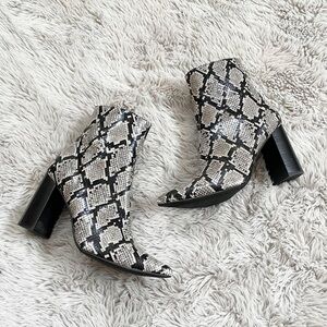 Jeffrey Campbell Sz 6.5 Raven Snakeskin Print Bootie (3.5” high heel)